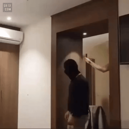 여자혼자사는집.gif