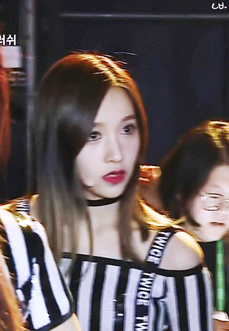 미나%20고급진%20옆모습%201.gif