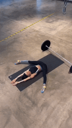 누나의 운동.gif