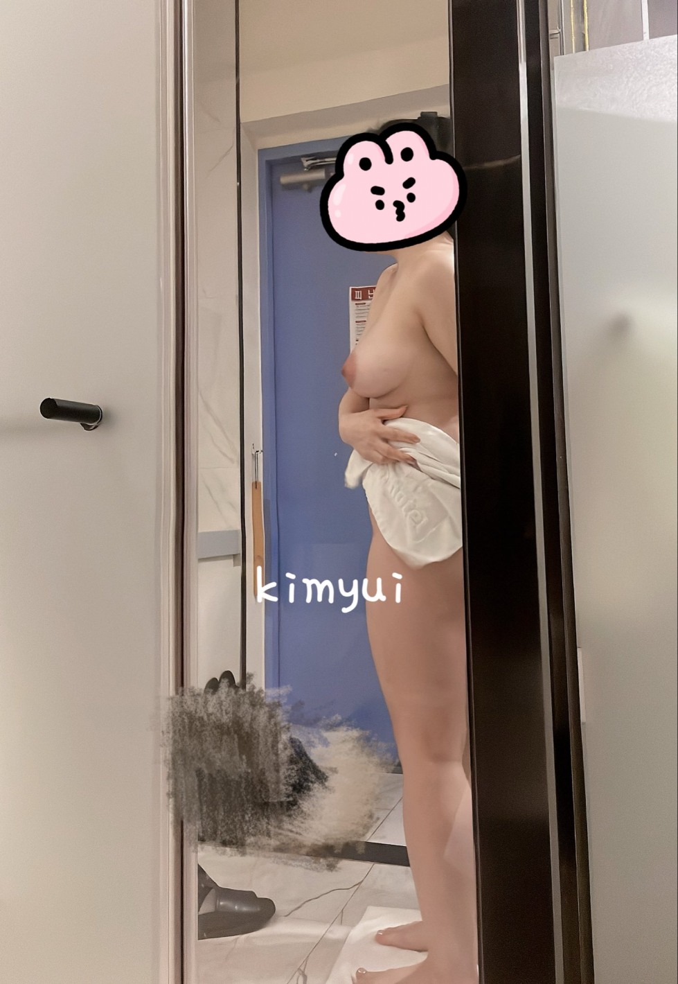 HKYeiqBbUAAfmLx.jpg