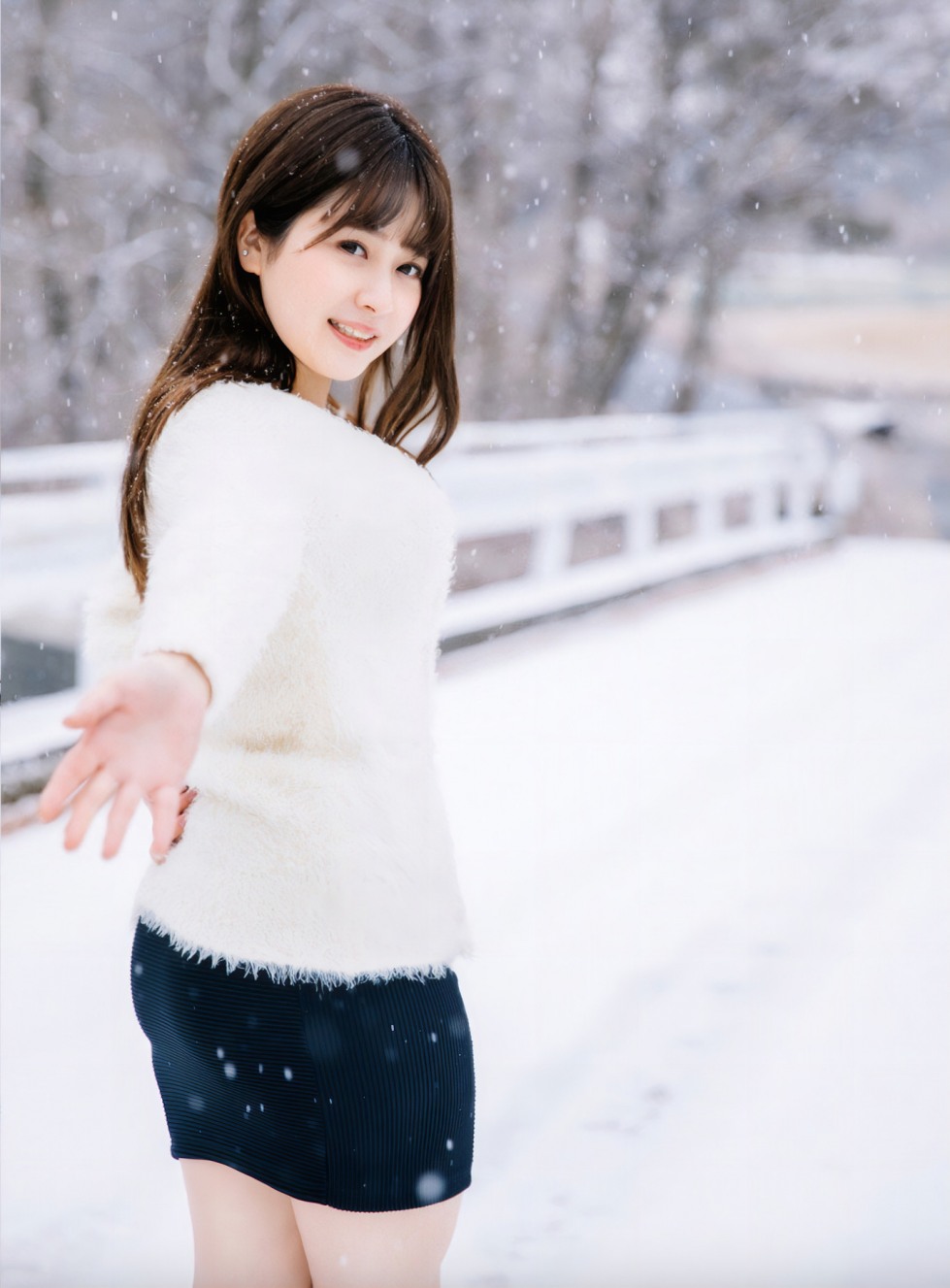 Maina Yuuri 1 (5).jpg
