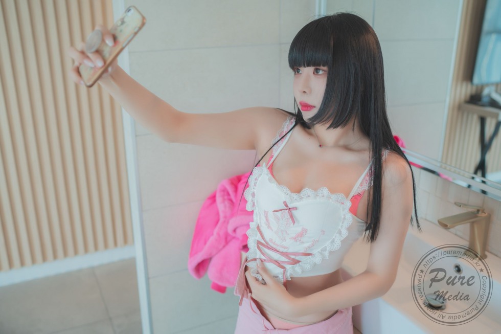 Min-ah (민아) 2 (13).jpg