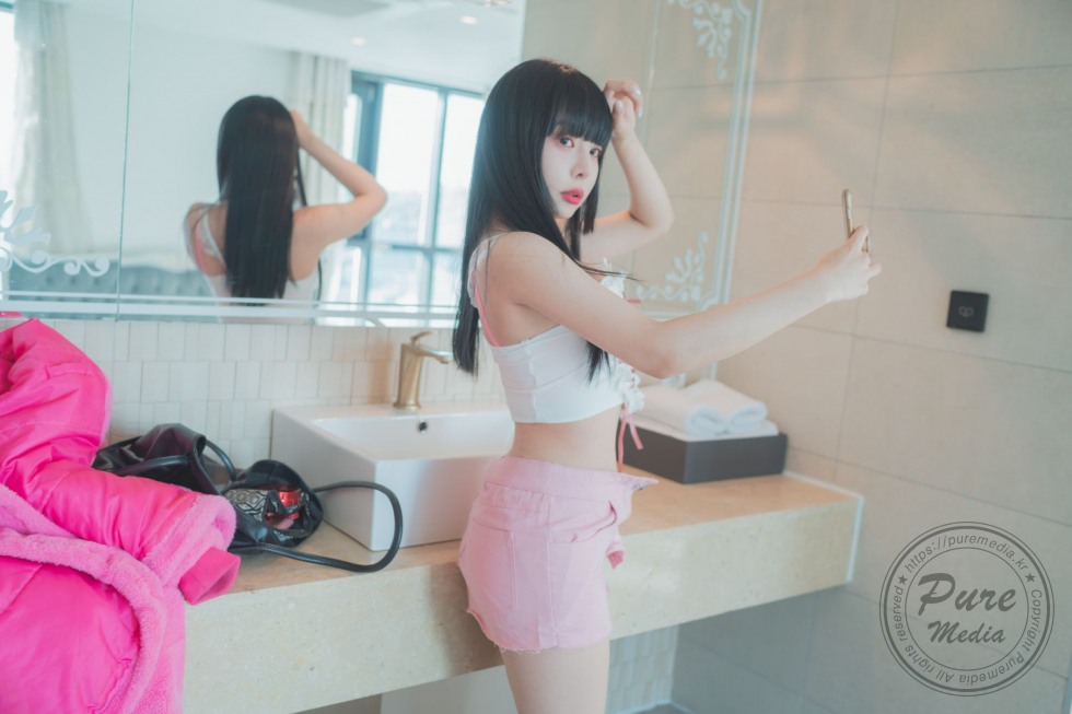 Min-ah (민아) 2 (12).jpg