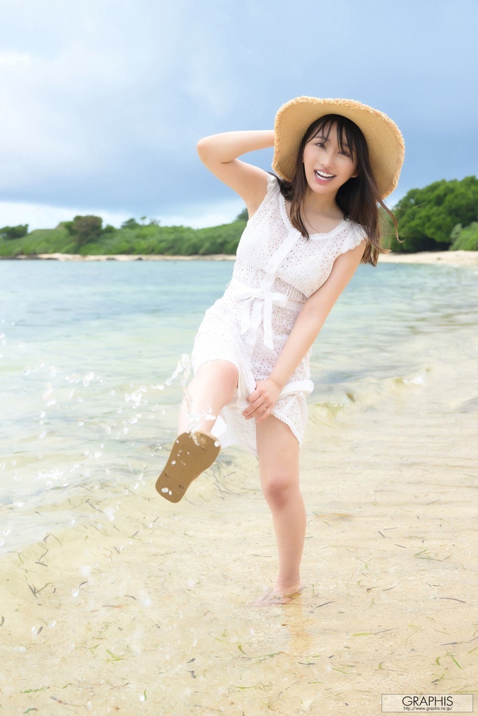 Karen Yuzuriha 1 (4).jpg