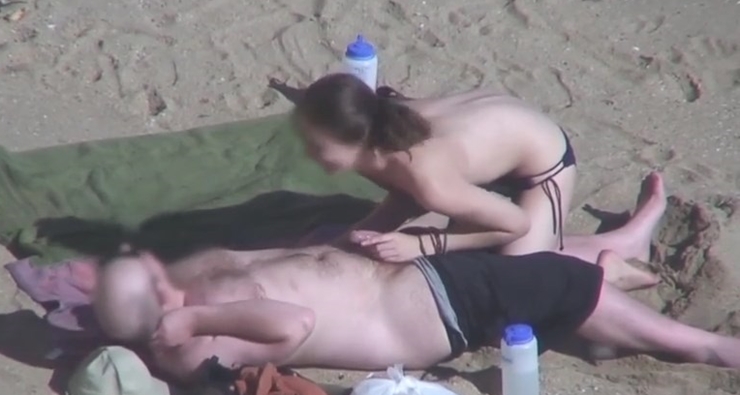 Horny Couples On The Beach (480).mp4_snapshot_00.46.24_[2020.09.13_15.13.37].jpg