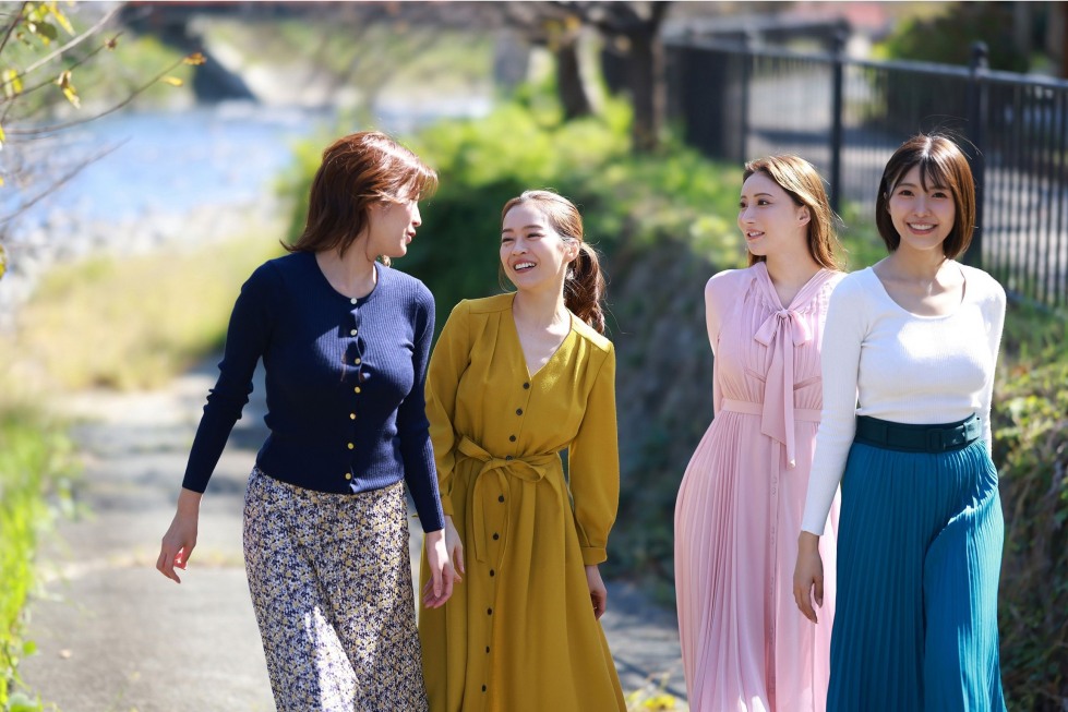 美女4人 (2).jpeg