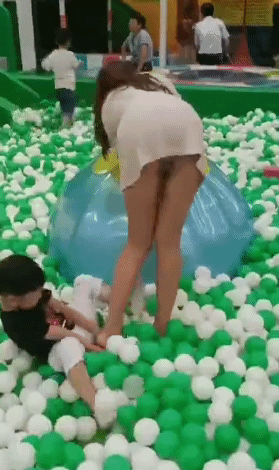 VVq4D3UorPXBDT6m_1.gif