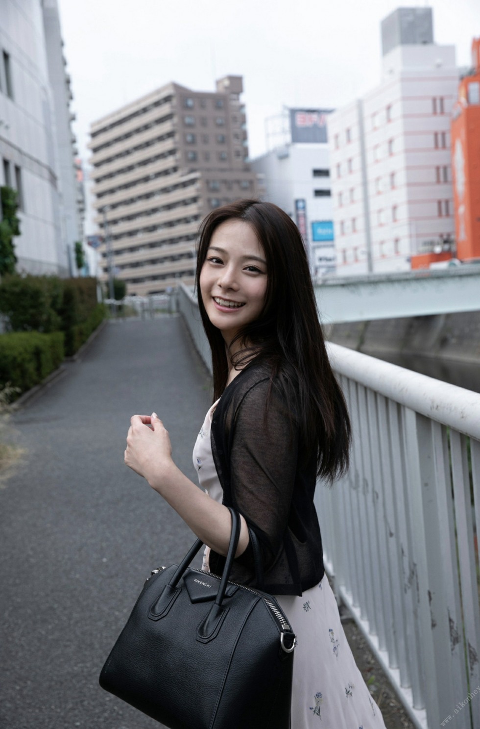 Nene Yoshitaka 3 (1).jpg