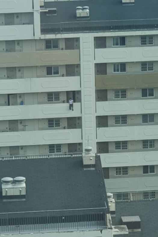2.JPG