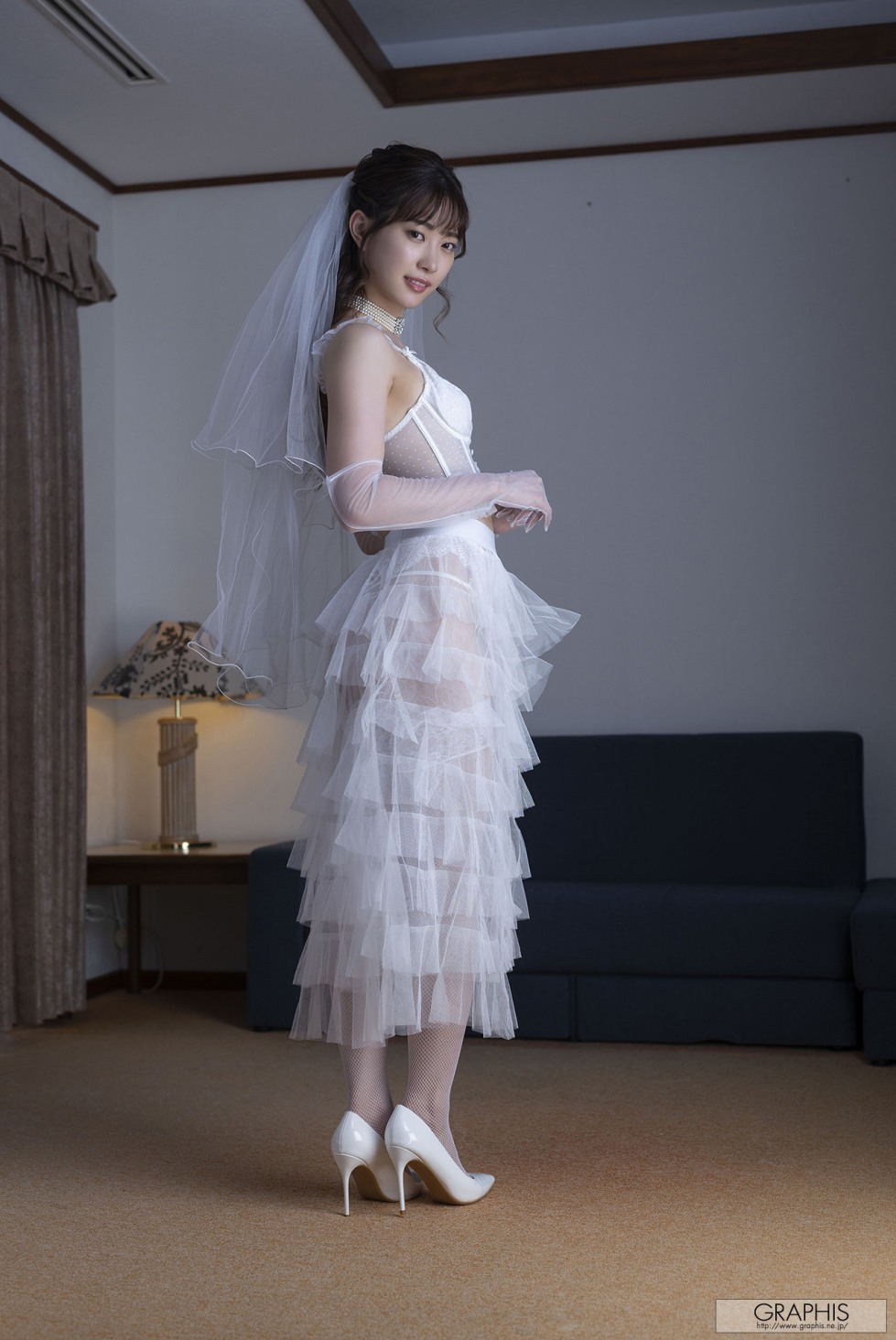 Akari Mitani 16 (2).jpg