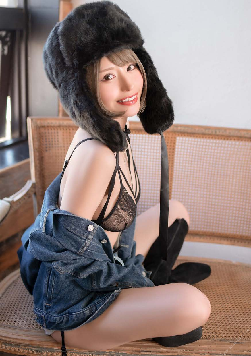 Mayuki Ito (85).jpg