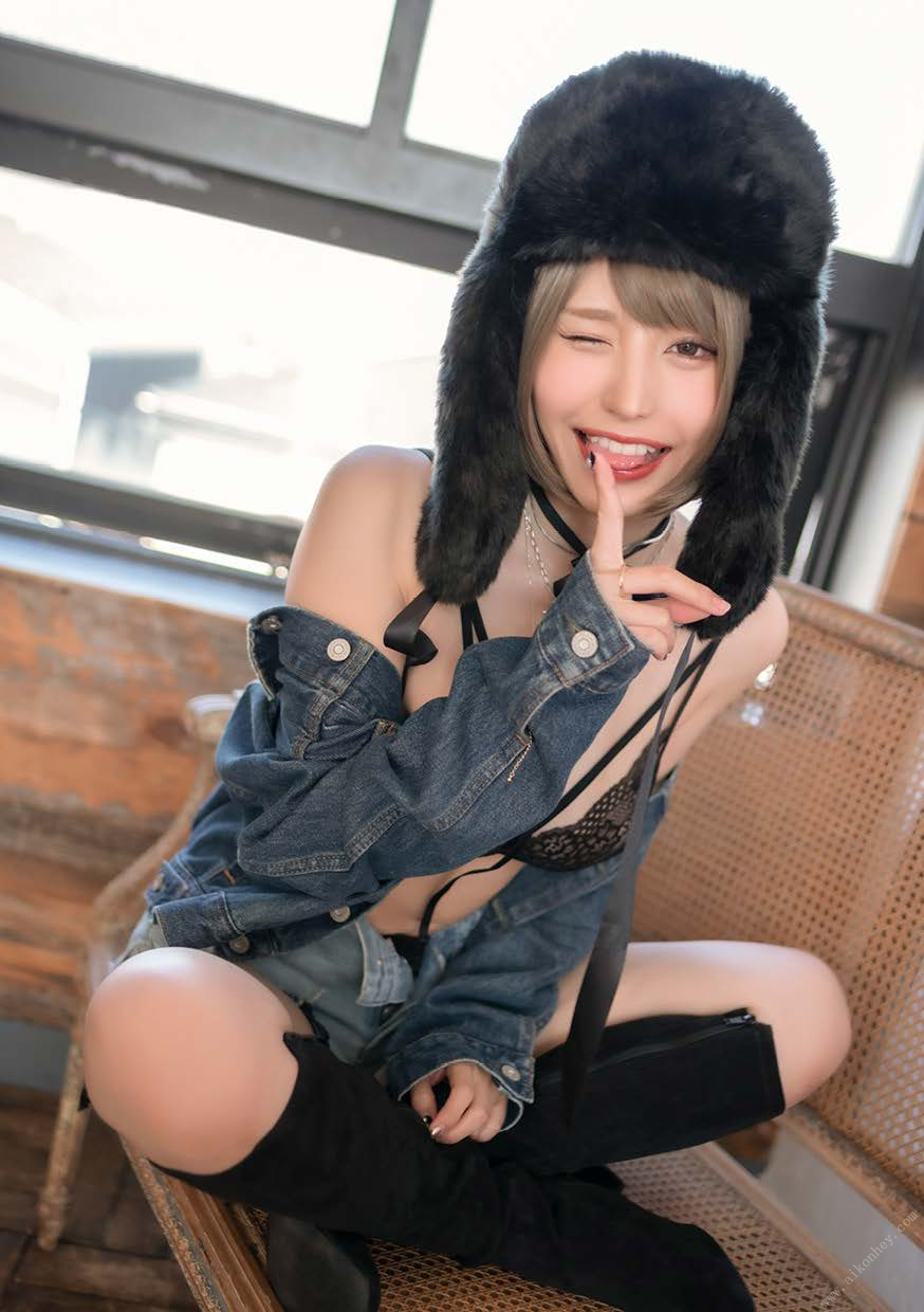 Mayuki Ito (82).jpg