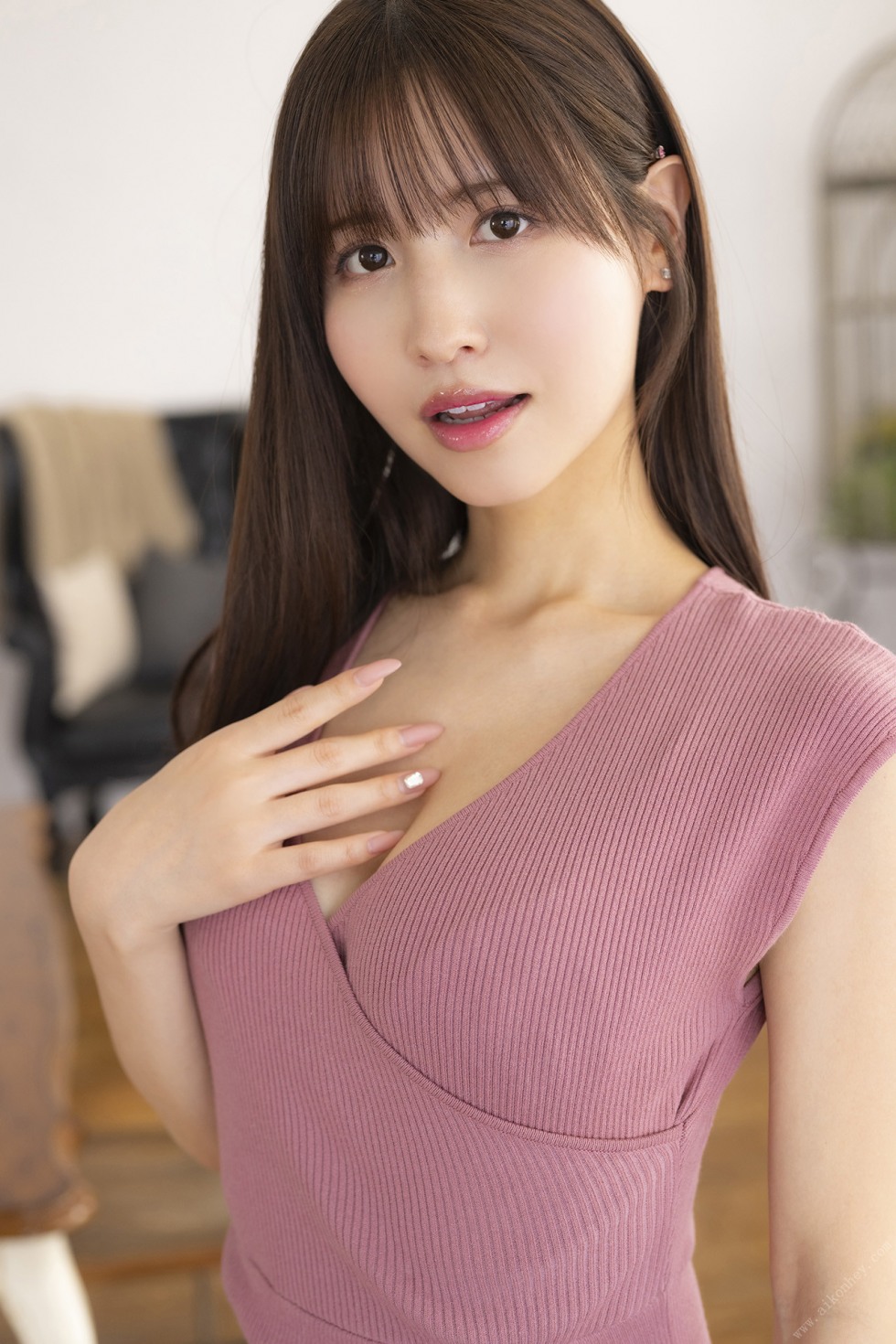 Momo Sakura 1 (2).jpg