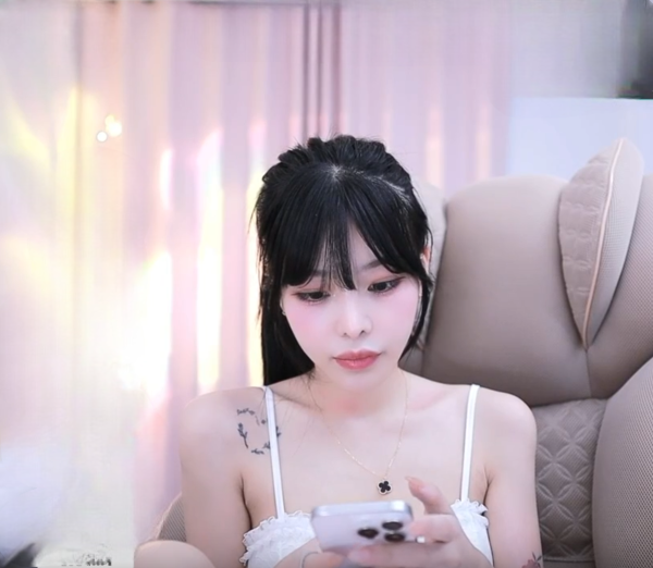 c3a61aafb04cd9eb33c9731e01f498e9d5027163681aed834ca06272d9546364_4548ca5a3d_24cdf6e787e40bdbb6dd58d214ad1755f7428c3cf926bdd2b83c4271b636afef.png
