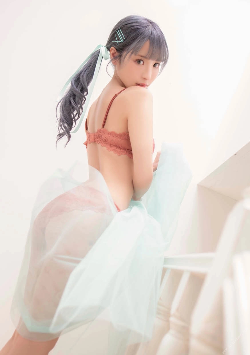 Kana Momonogi 4 (12).jpg