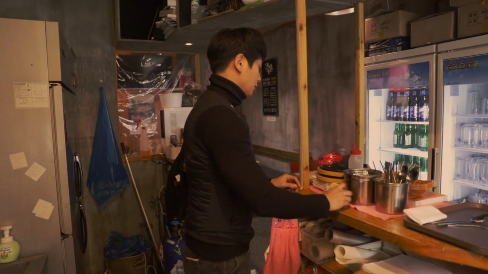 배달노출 알몸으로 유혹하기 Pizza Dare1.2020.720p.HDRip.H264.AAC.mkv_20200419_034514.906.jpg