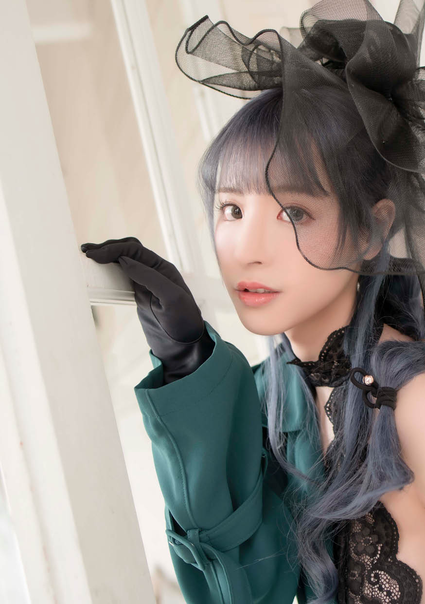 Kana Momonogi 2 (2).jpg