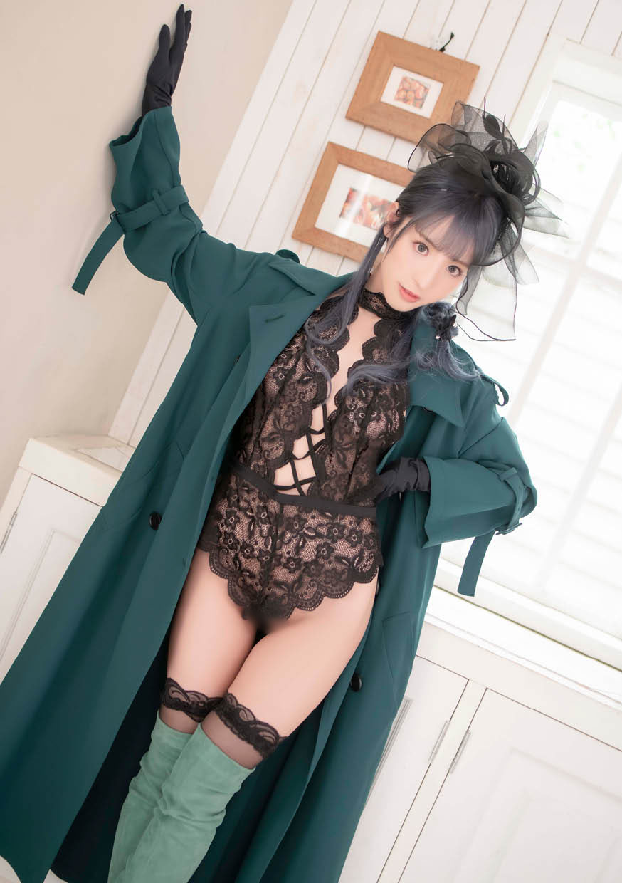 Kana Momonogi 2 (1).jpg