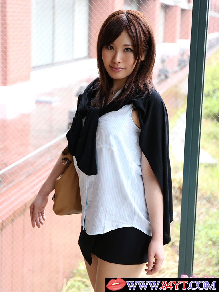 Akari Nishi 1-2.jpg