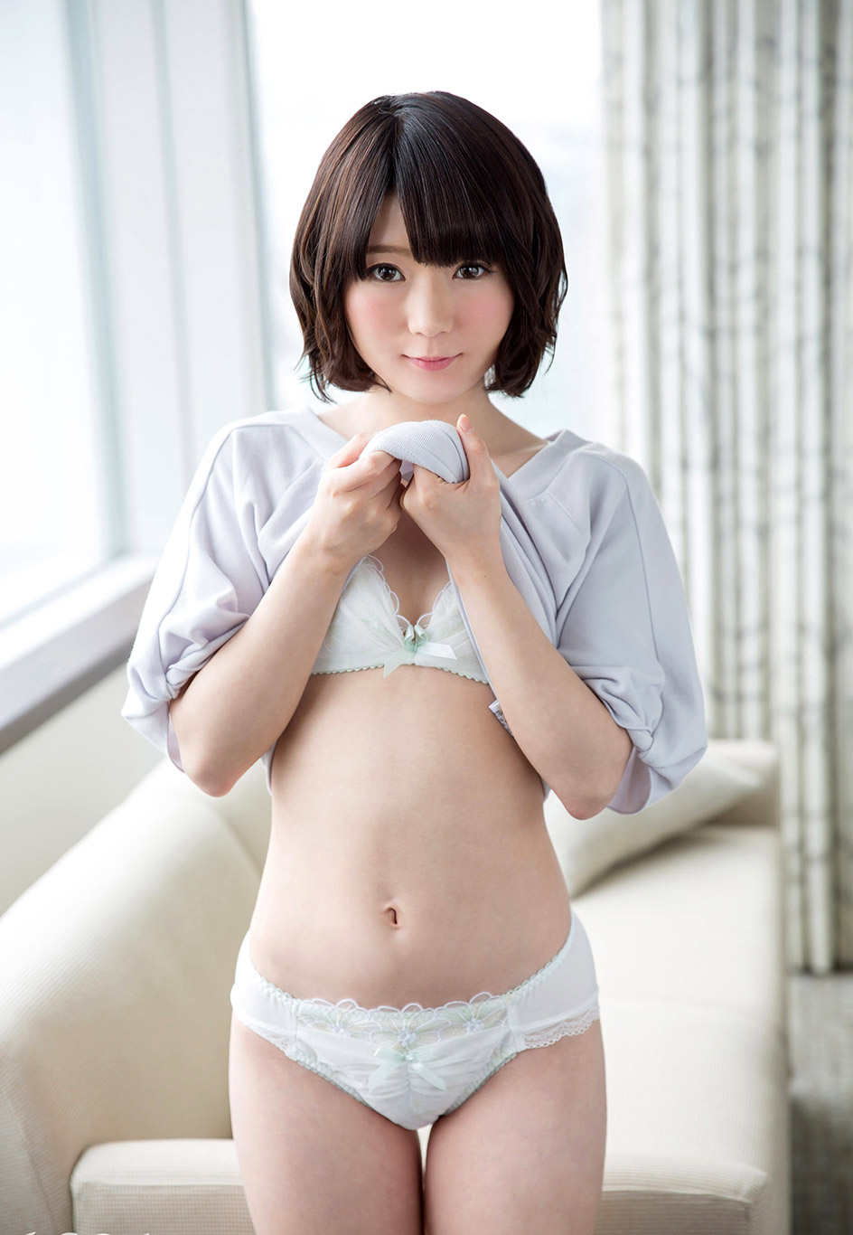 Mio Shinozaki 1 (2).jpg