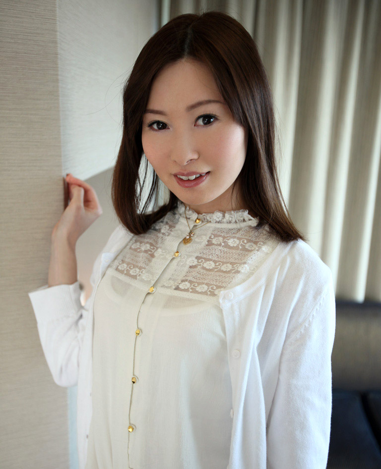 Megumi Hosaka (3).jpg