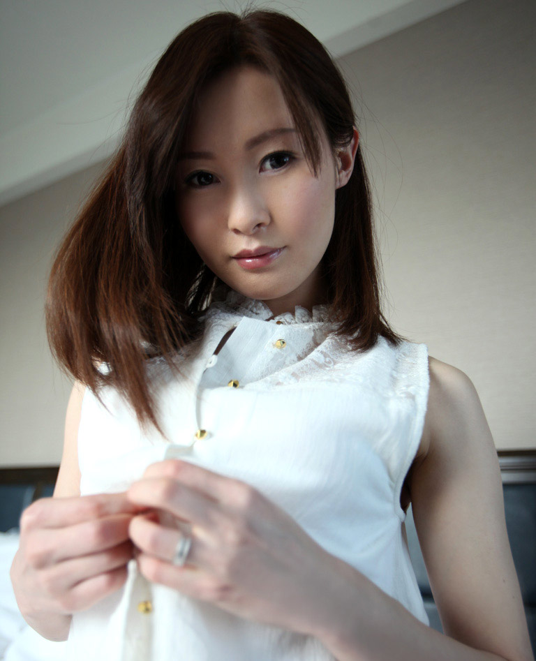 Megumi Hosaka (6).jpg
