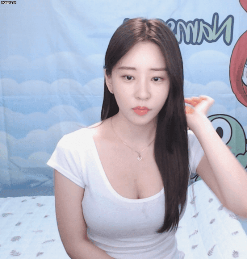 srbPcZ0d_bd85c296d6cac945660c6e83e6782b4330cf189c.gif