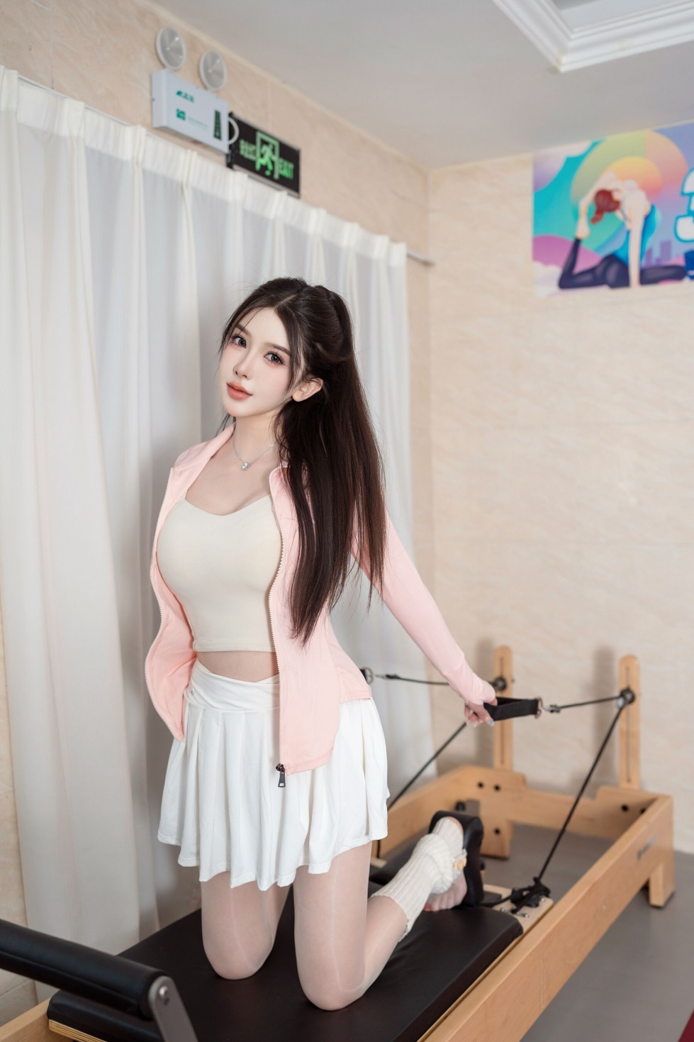 李丽莎《私购流出》 1 (1).jpg