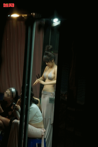 6b47fe12a2b24be9049bbdbacb63195a.gif