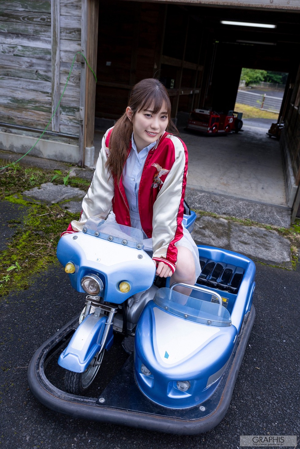 Akari Mitani 11 (5).jpg