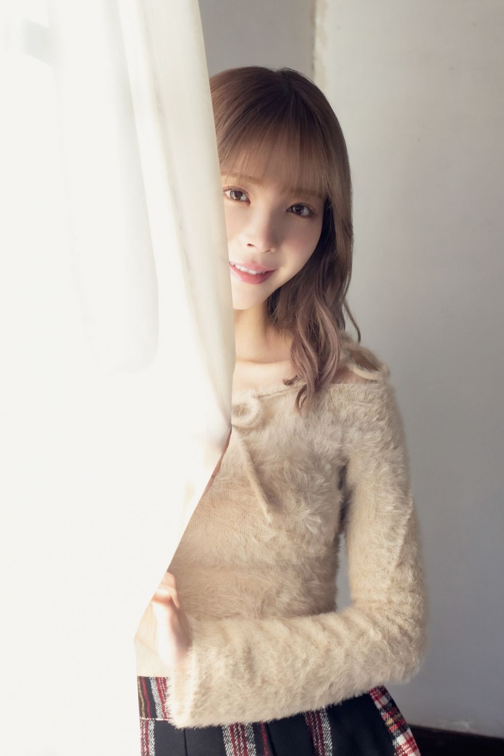 Kana Momonogi 61 (2).jpeg