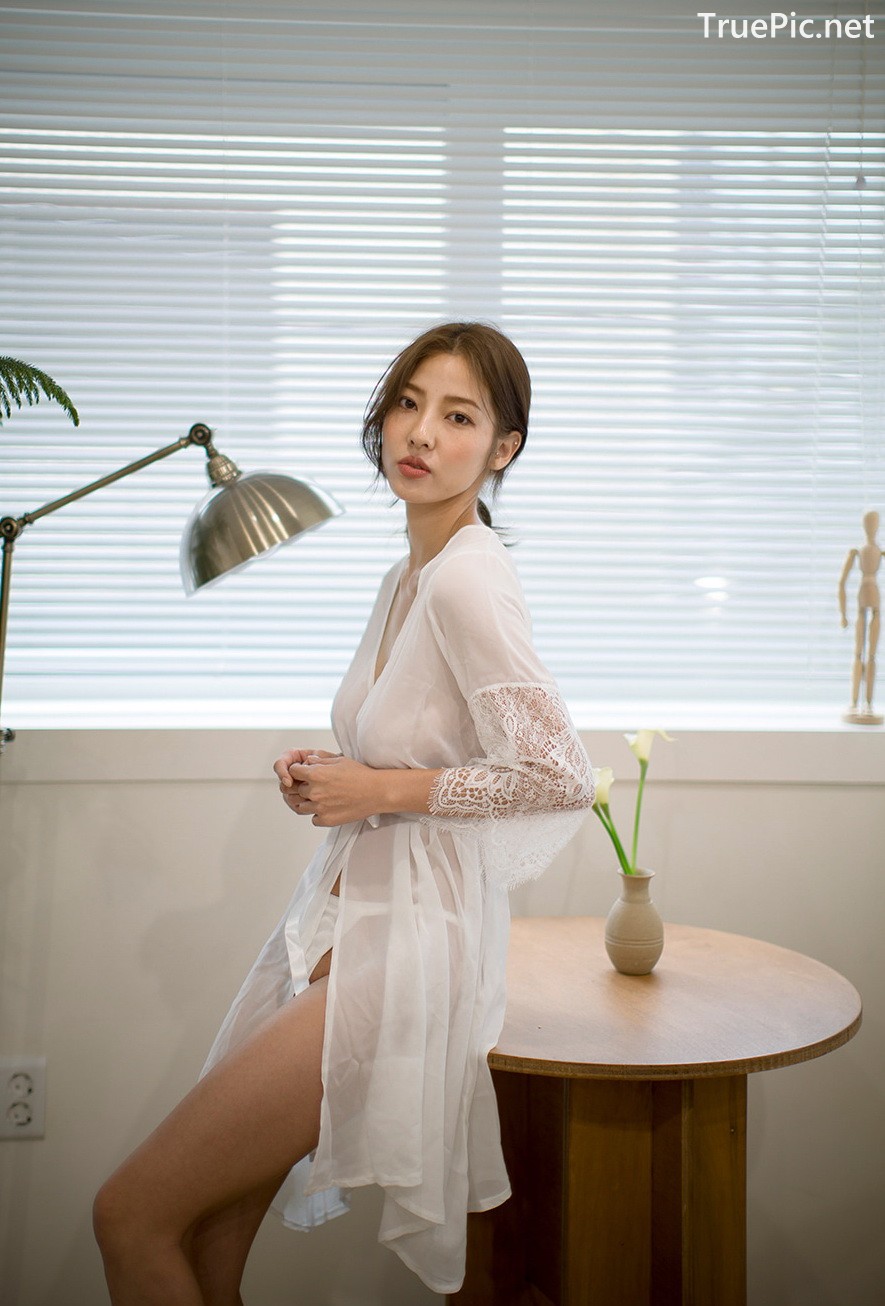 Korean-Fashion-Model-Jeon-Ji-Su-Montry-Lace-Gown-Lingerie-TruePic_net (4).jpg