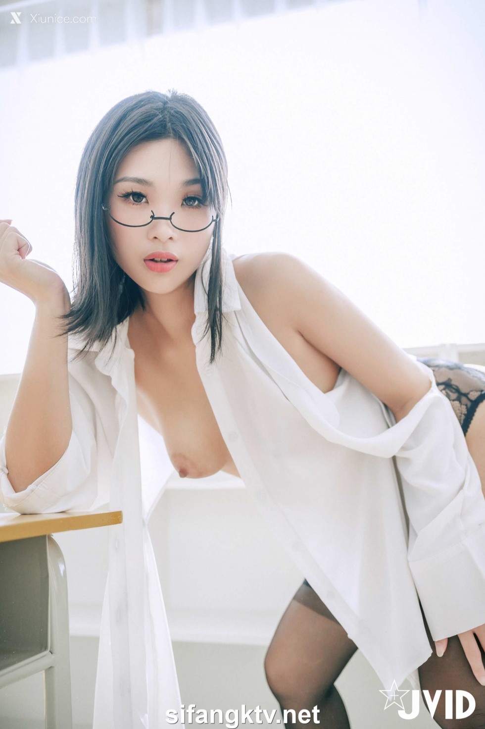 露露咪-性愛成癮の性感女教師-52.jpg