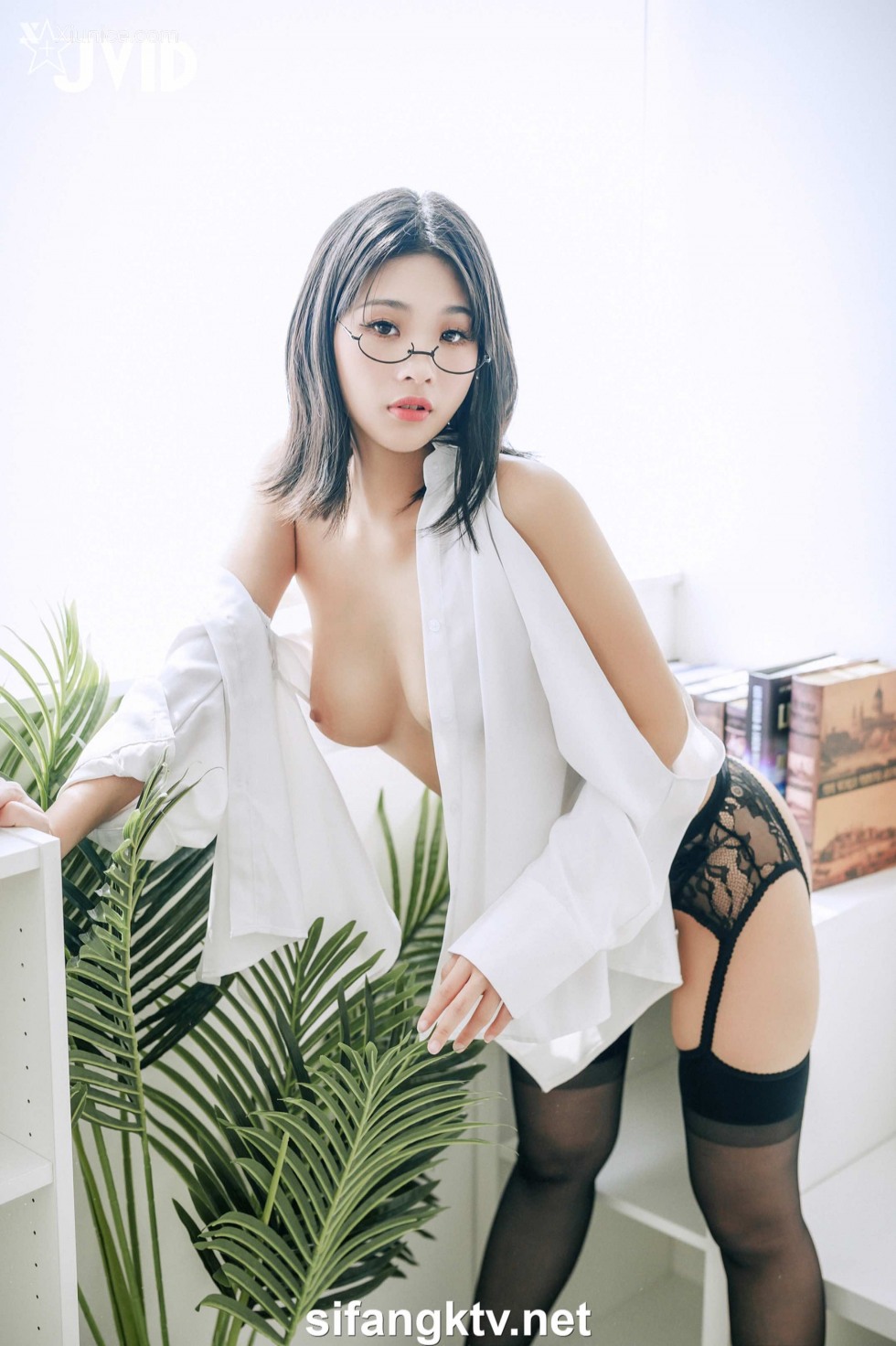 露露咪-性愛成癮の性感女教師-73.jpg