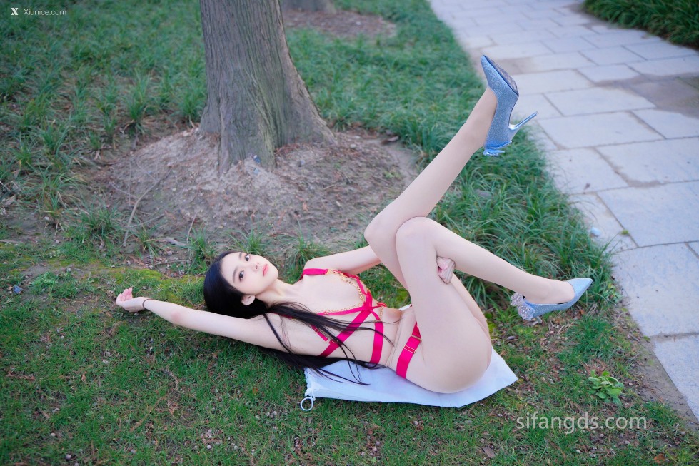 Xiuren-Uncensored-龙雪儿-R18-清纯女神-最新户外公园露出-34.jpg
