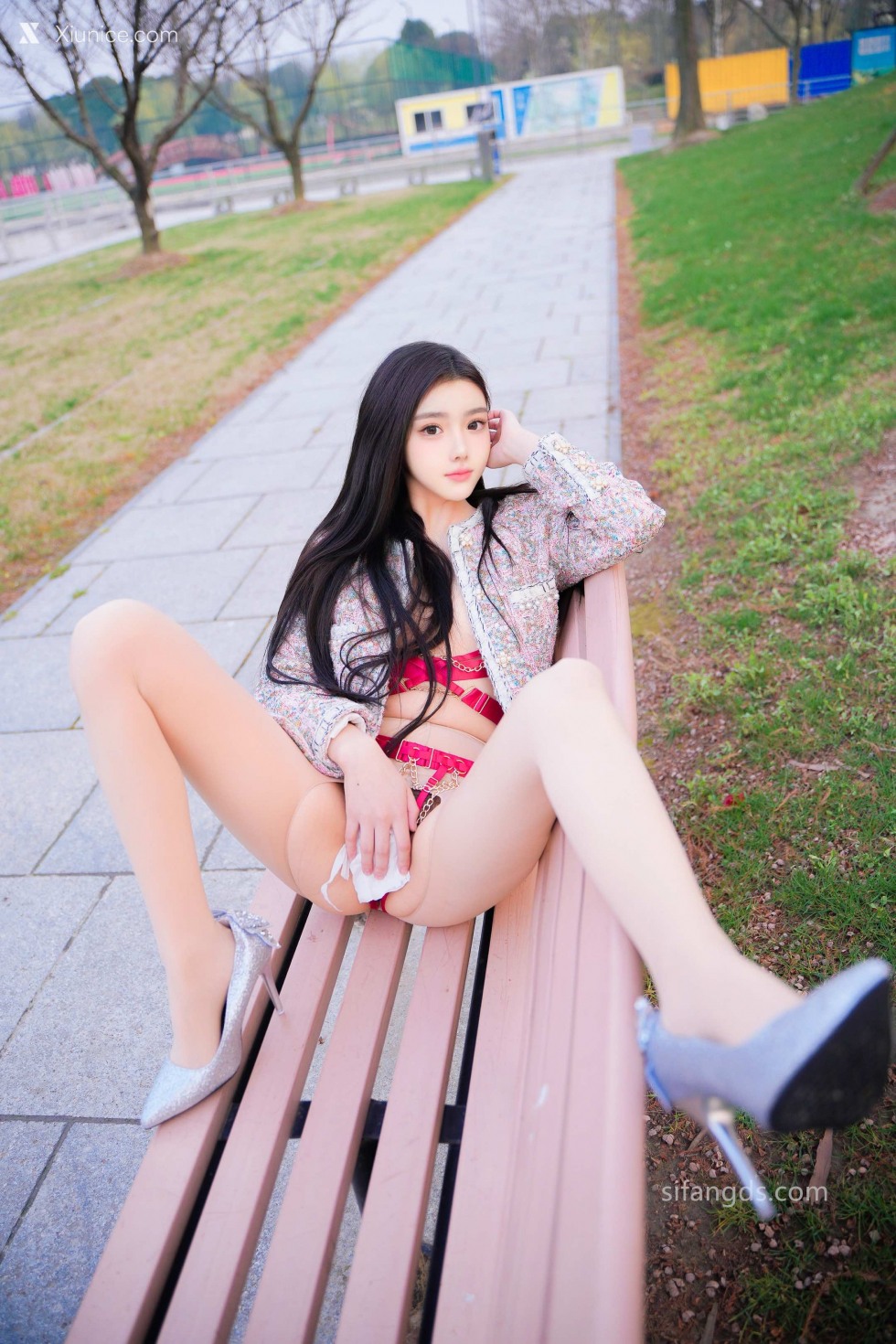 Xiuren-Uncensored-龙雪儿-R18-清纯女神-最新户外公园露出-54.jpg