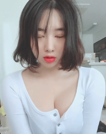 ADF68453-7153-4121-AF84-B5D7EDC9ACB7.gif