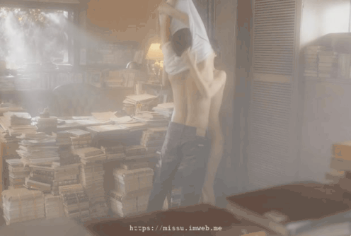 ezgif.com-gif-maker.gif