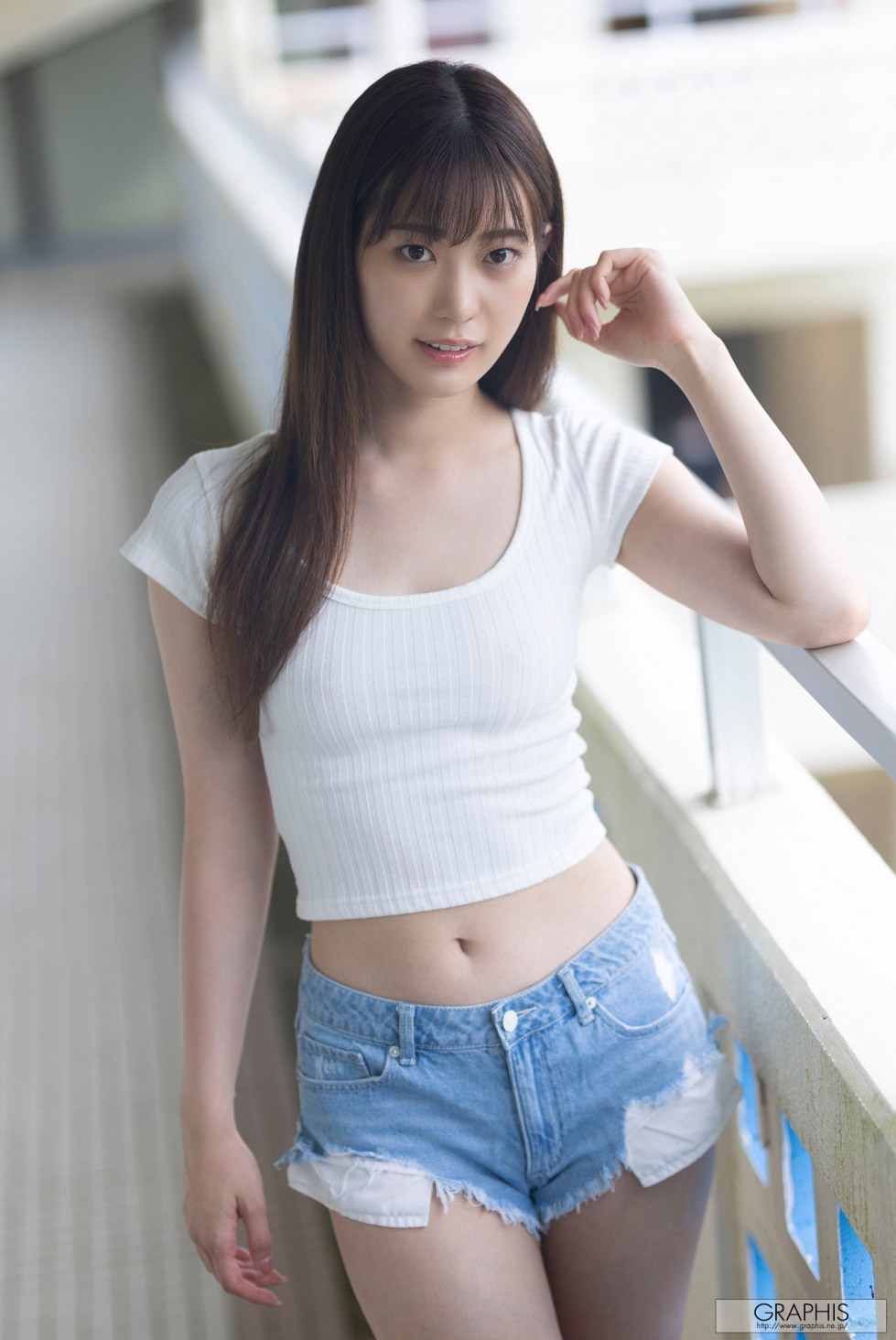 Akari Mitani 17 (1).jpg