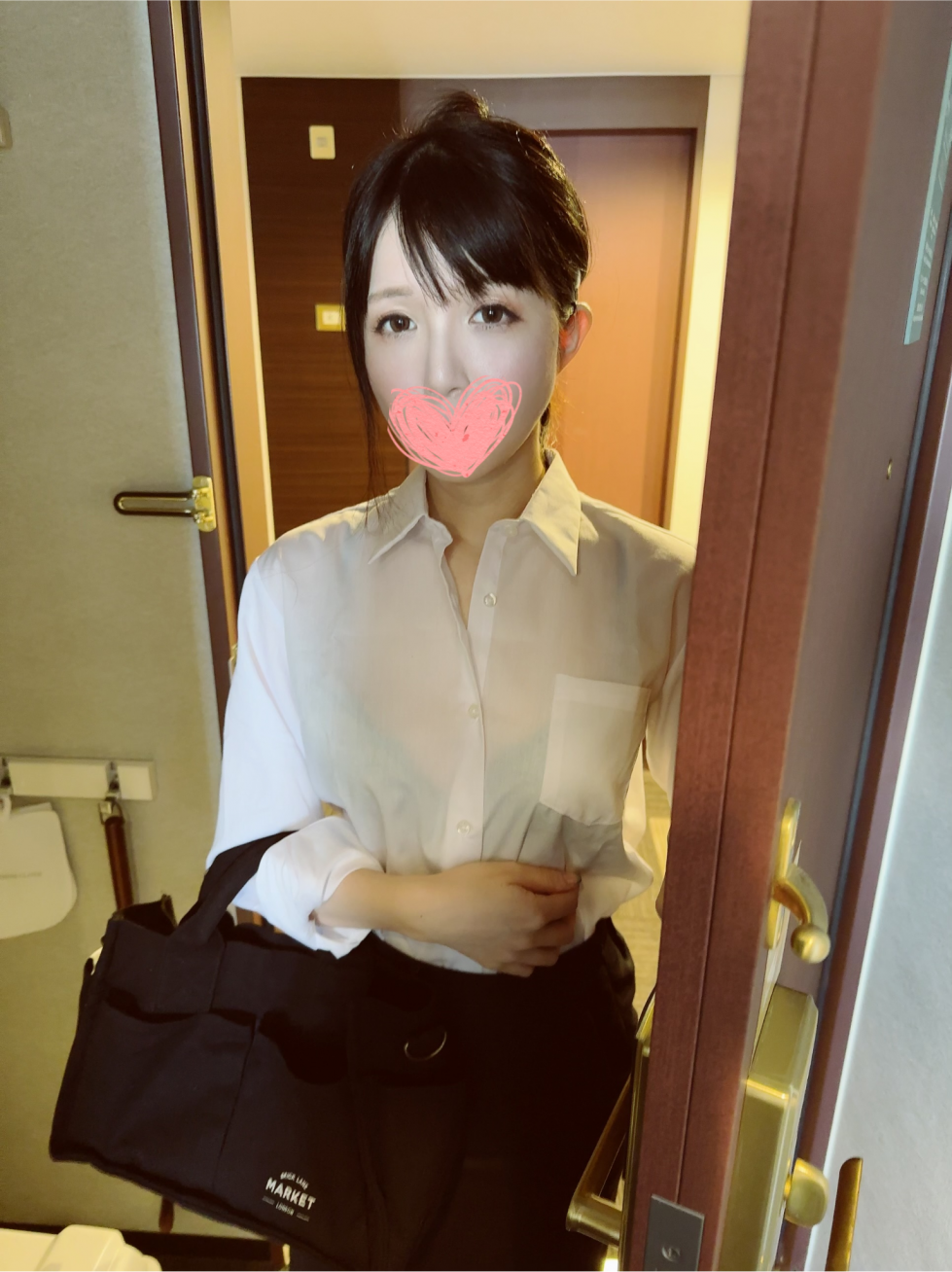 FC2-PPV-4077630-2.png