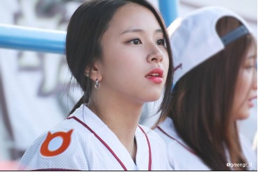트와이스 채영.jpg