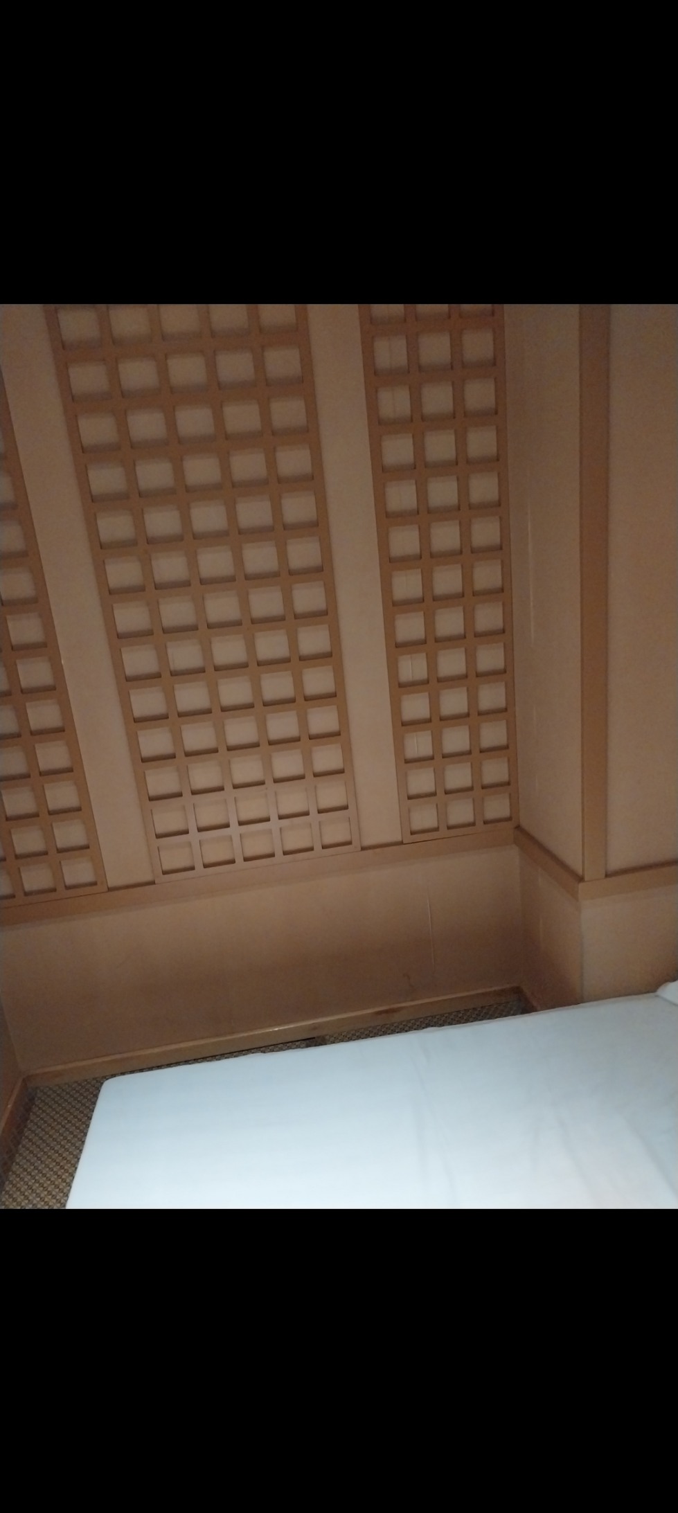 잠깐대기한 침대.jpg